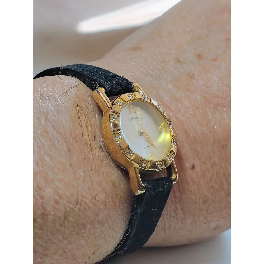 Lorus LR2199 Women's Gold Tone Crystal Bezel Watch Runs New Battery